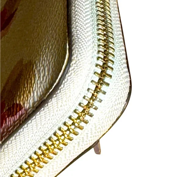 Coach Limiteded Edition continental zip around wallet With Pop Floral Print - Picture 6 of 16